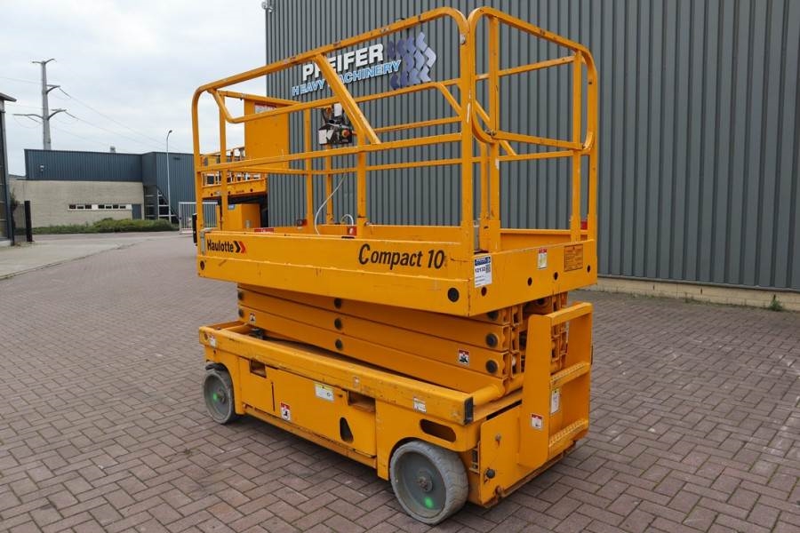 Haulotte Compact 10 Electric, 10m Working Height, 450kg Cap 2011 HAULOTTE - Compact 10 - 61856 Compact 10 Electric, 10m Wo...