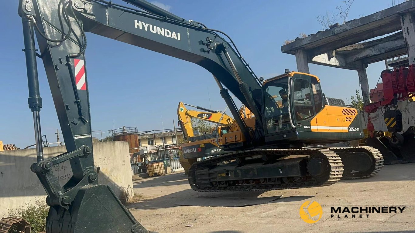 HYUNDAI R305-9T Used 30 TONS Crawler Excavator Original Good Condition GOOD PRICE R305-9T 2019 1 Crawler Excavators image 2