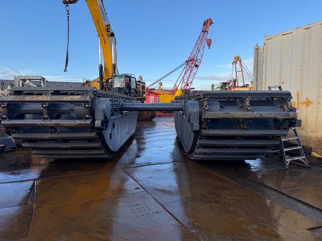CAT swamp buggy amphibious undercarriage (unused) 2025 5213 swamp buggy amphibious undercarriage (unused) 2025 1 Crawler E...