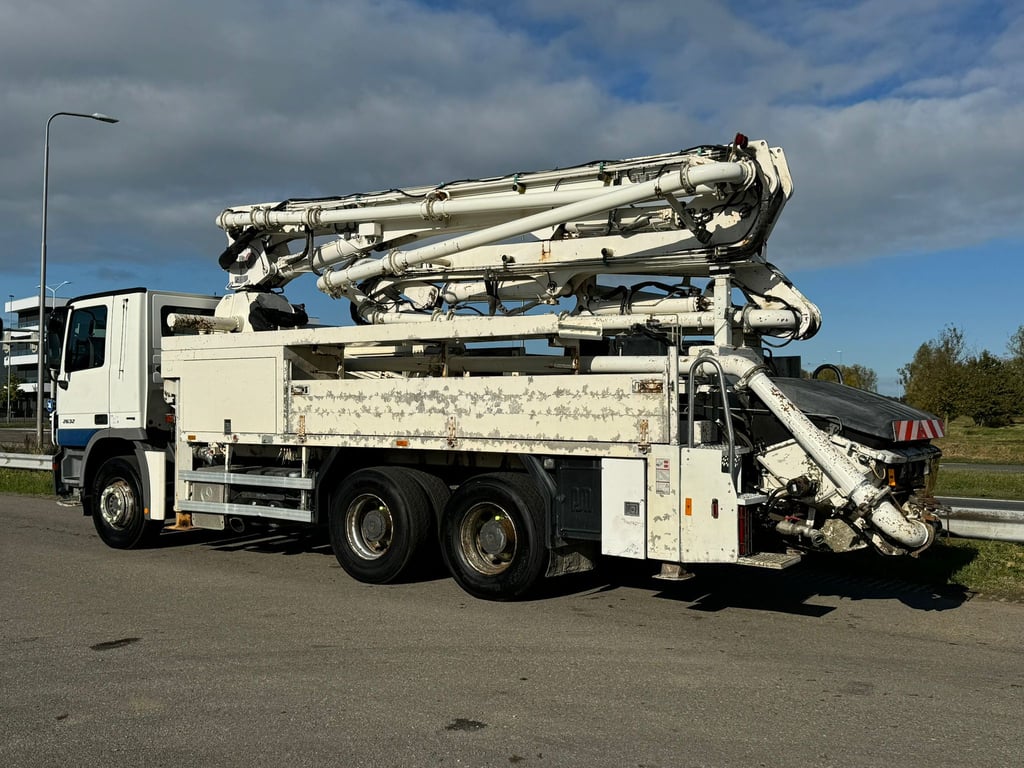 Heavy machinery product image - Image 3 of 15