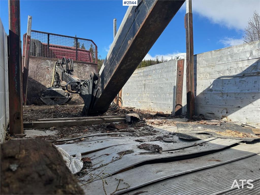 Volvo FH 16 6x4 timber truck w/ 1983 Briab grain trailer 1999 21144 FH 16 6x4 timber truck w/ 1983 Briab grain trailer 199...