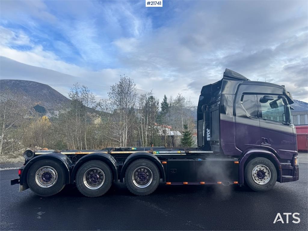 Scania R580 Tridem Hooklift w/ Crane hydraulics. Freshly 2018 21741 R580 Tridem Hooklift w/ Crane hydraulics. Freshly 2018...