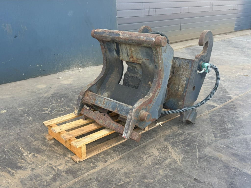 Tilting Quick Coupler CW30 70001786 Tilting Quick Coupler CW30 1 image 2