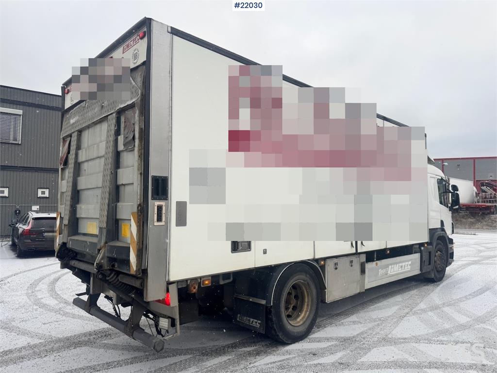 Scania P310 4x2 box truck with full side opening 2005 22030 P310 4x2 box truck with full side opening 2005 1 image 22