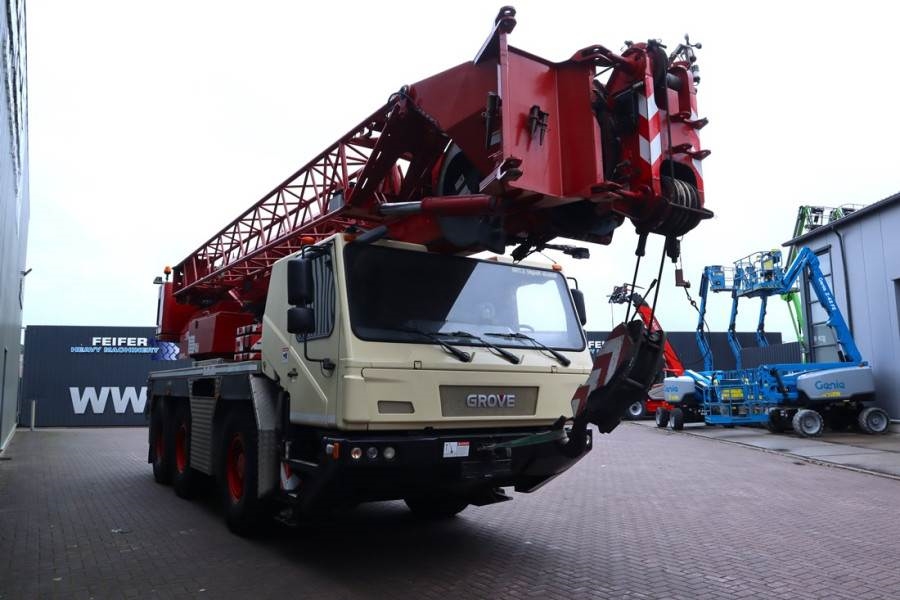 Grove GMK3060 Diesel, 6x6x6 Drive, 60t Capacity, 43m Mai 2015 GROVE - GMK3060 - 90056 GMK3060 Diesel, 6x6x6 Drive, 60t Cap...