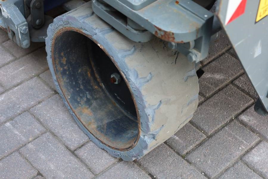 Holland Lift Ecostar HL-7810 Electric, 10m Working Height, 450k 2012 HOLLAND LIFT - Ecostar HL-7810 - 63492 Holland lift E...