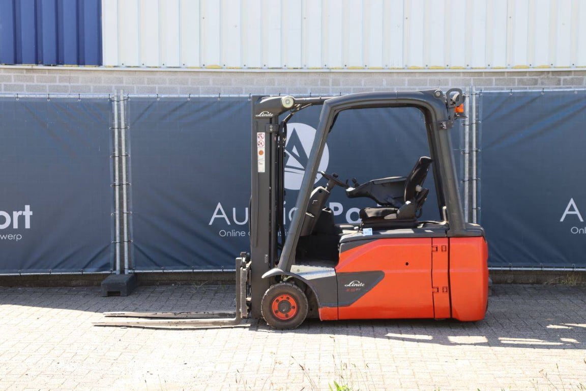 Forklift Linde E16L-02 Electric 1600kg 2.84m 2020 2020 E16L-02 2020 1 Forklift image 2