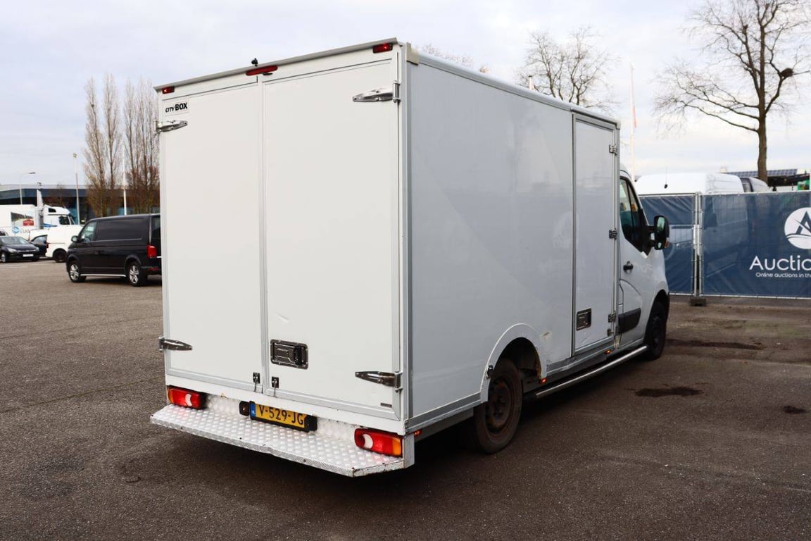 Refrigerated van Nissan NV400 Diesel 2017 2017 NV400 2017 1 image 6