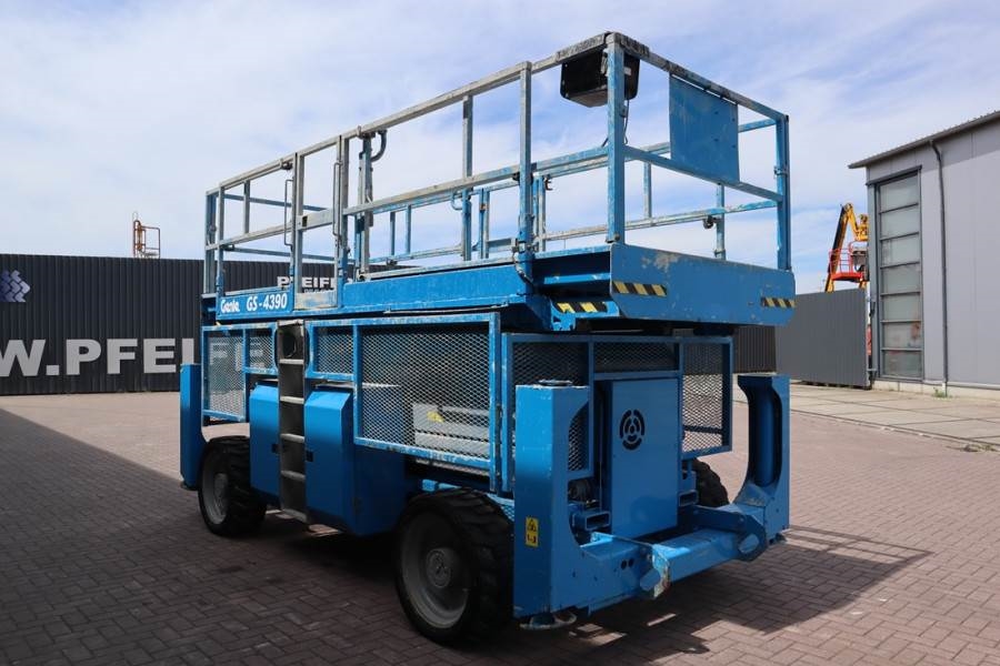 Genie GS4390 Diesel, 4x4 Drive, 15.11m Working Height 68 2009 GENIE - GS4390 - 62126 GS4390 Diesel, 4x4 Drive, 15.11m Work...