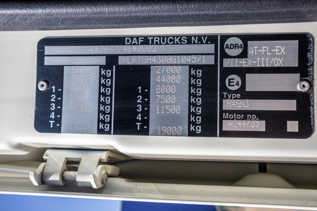 DAF XF 460-6X2-315 000 KM+ ADR 2016 E60009 DAF XF 460-6X2-315 000 KM+ ADR 2016 1 image 11