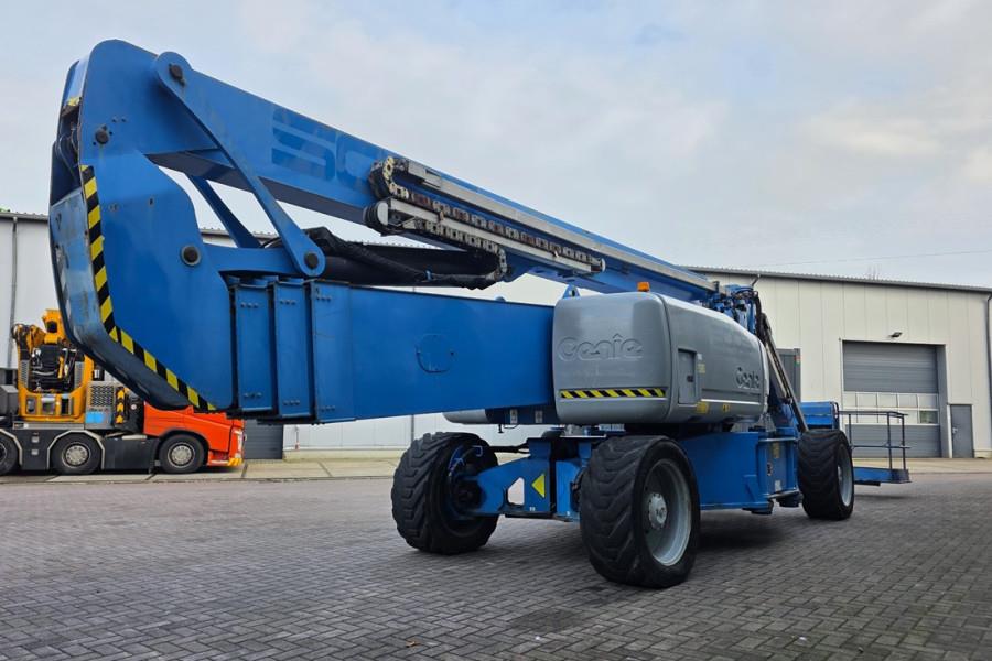 Genie ZX135/70 Diesel, 4x4x4 Drive, 43m Lifting Height, 2013 GENIE - ZX135/70 - 90352 ZX135/70 Diesel, 4x4x4 Drive, 43m Li...