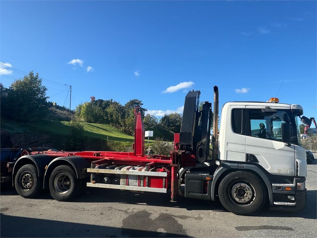 Scania P340 Hook/crane truck 23 t/m Palfinger crane 2005 21454 P340 Hook/crane truck 23 t/m Palfinger crane 2005 1 Crane t...