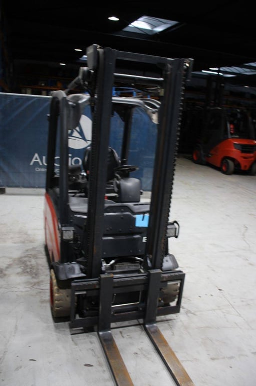 Forklift Linde E20L-01 Electric 2000kg 2012 2012 E20L-01 2012 1 Forklift image 6