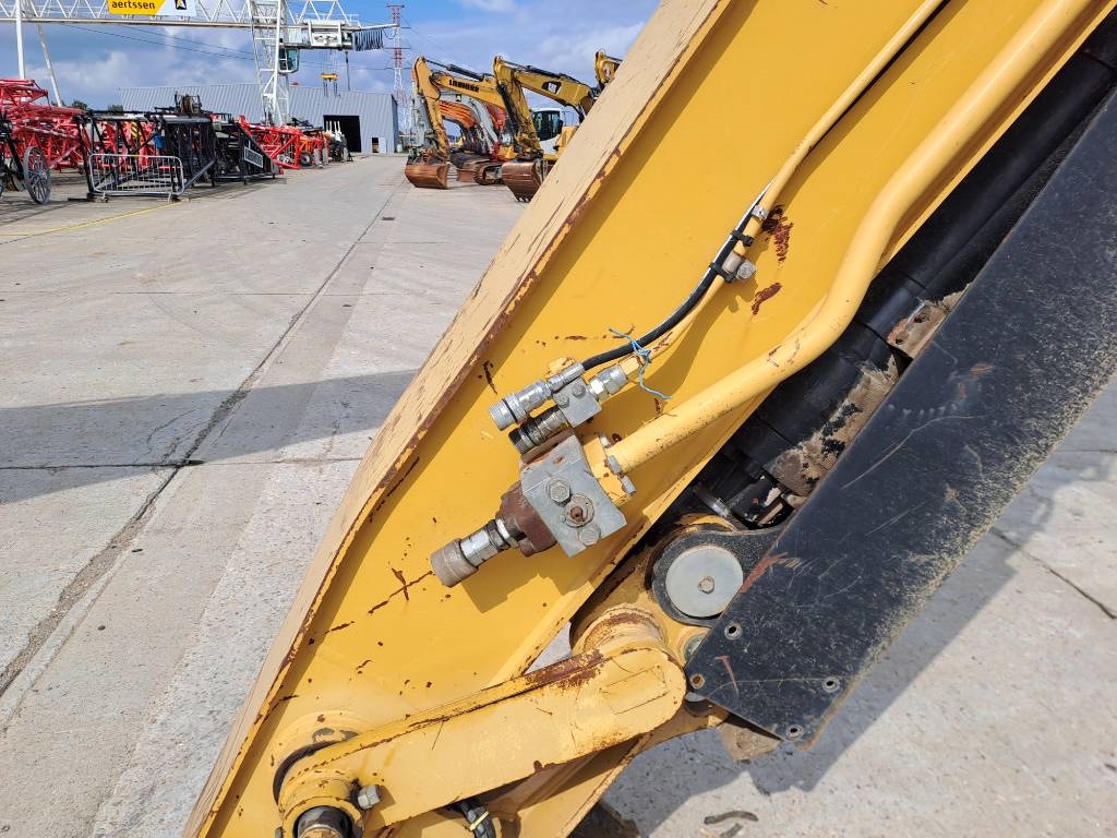 CAT 330 DL UHD (21m UHD + standard boom) 2007 ATR-1761 330 DL UHD (21m UHD + standard boom) 2007 1 Crawler Excavators imag...