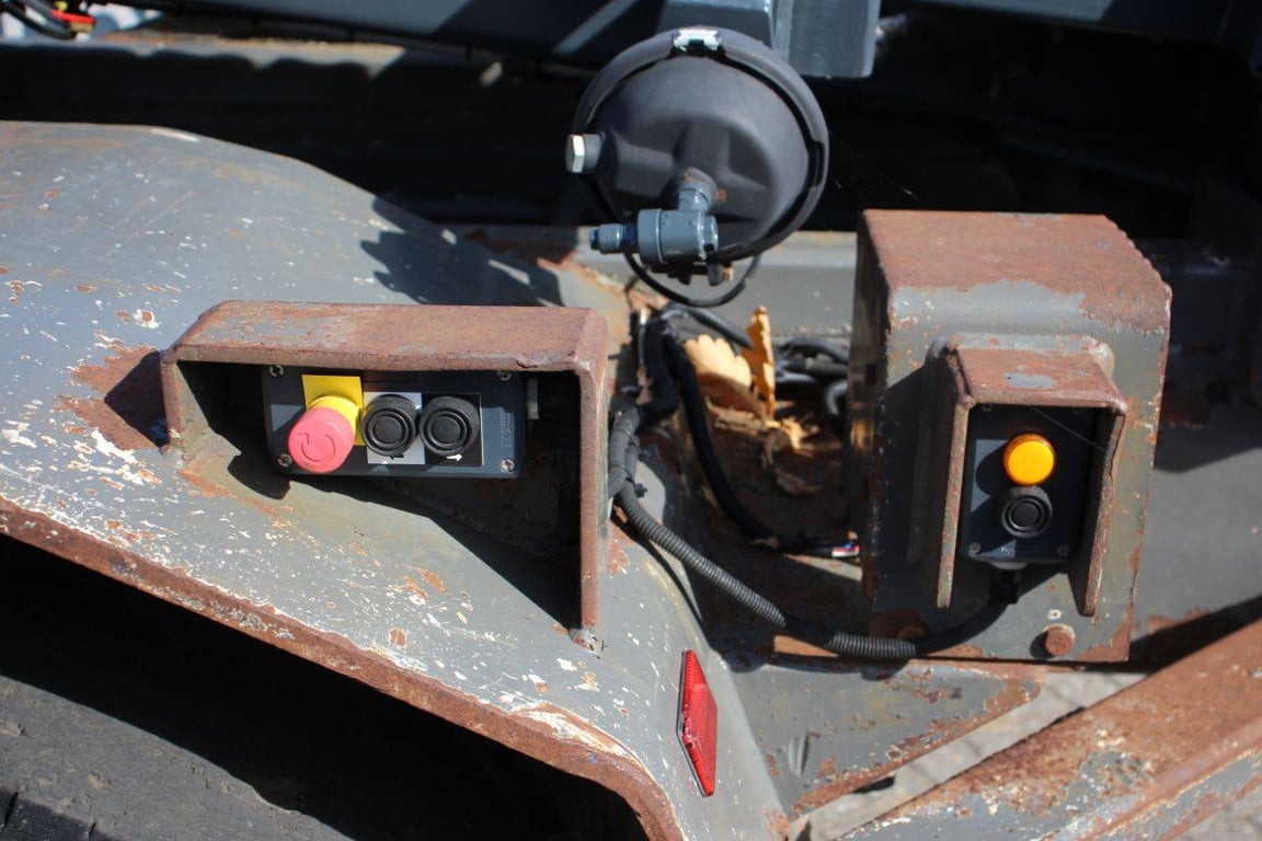Terminal Tractor Terberg YT222 Diesel 222hp 2008 2008 Terberg YT222 2008 1 image 13