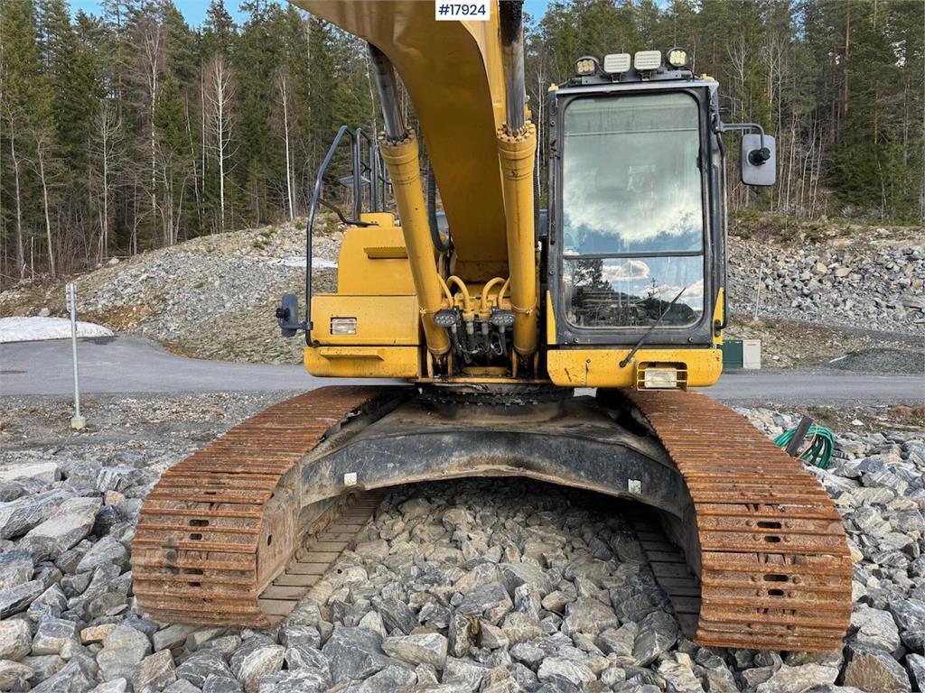Komatsu PC240LC-10 crawler excavator w/ sanding bucket and 2014 17924 PC240LC-10 crawler excavator w/ sanding bucket and 2...