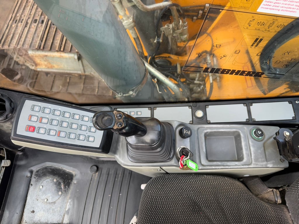 Liebherr R926 LC 2018 00033063 R926 LC 2018 1 image 10