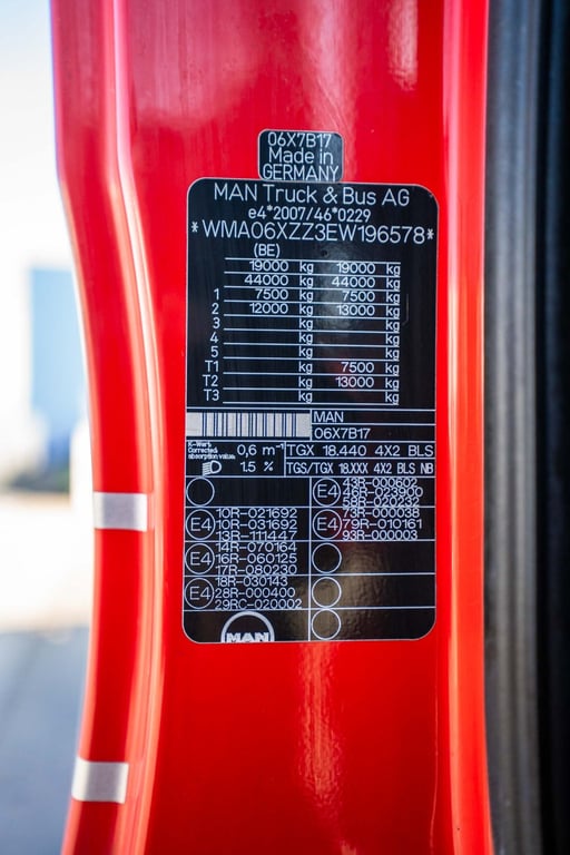 MAN TGX 18.440 XLX BLS - E6 2014 E63528 TGX 18.440 XLX BLS - E6 2014 1 image 14