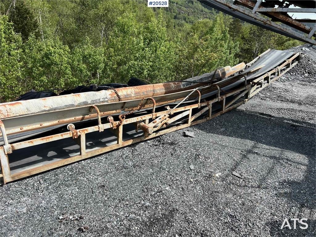 Haahjem ctc 110 crusher w/side conveyor and screen. WATCH 1986 20528 Haahjem ctc 110 crusher w/side conveyor and screen. W...
