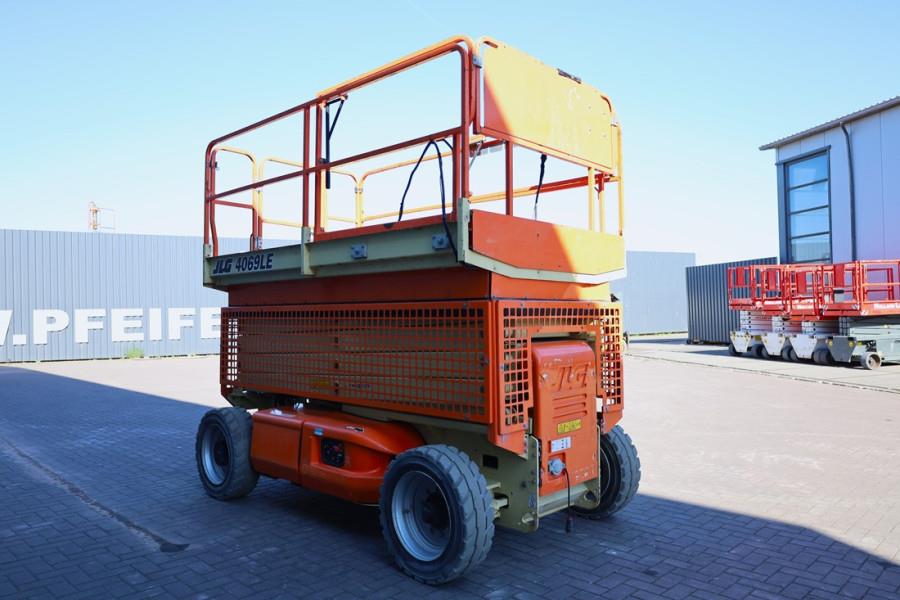 JLG 4069LE Electric, 14.2m Working Height, 360kg Capac 2012 JLG - 4069LE - 90290 4069LE Electric, 14.2m Working Height, 36...