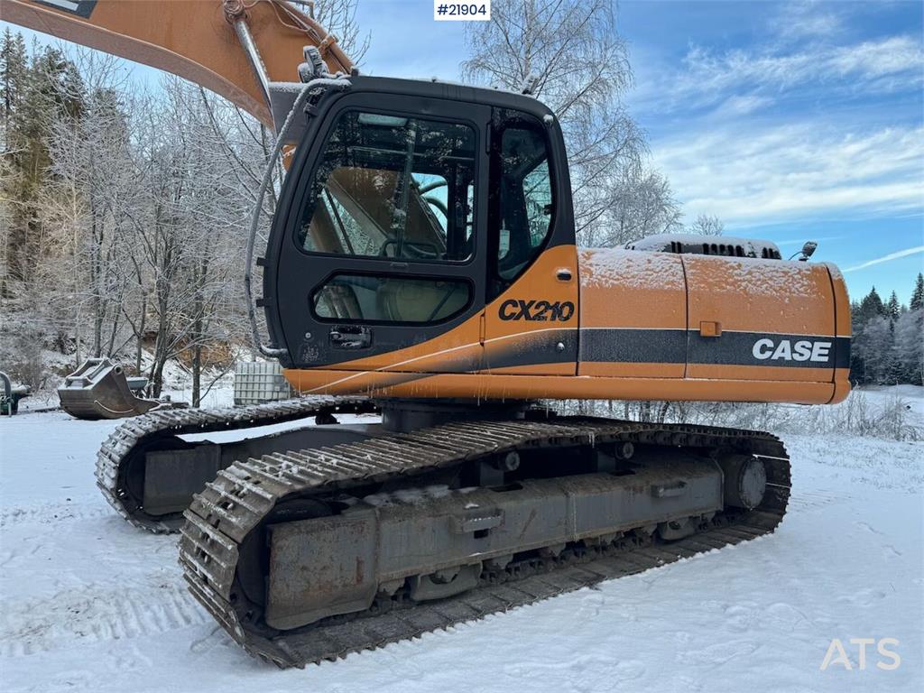 CASE CX210 Tracked Excavator w/ Grading Bucket WATCH VI 2001 21904 CX210 Tracked Excavator w/ Grading Bucket WATCH VI 2001...