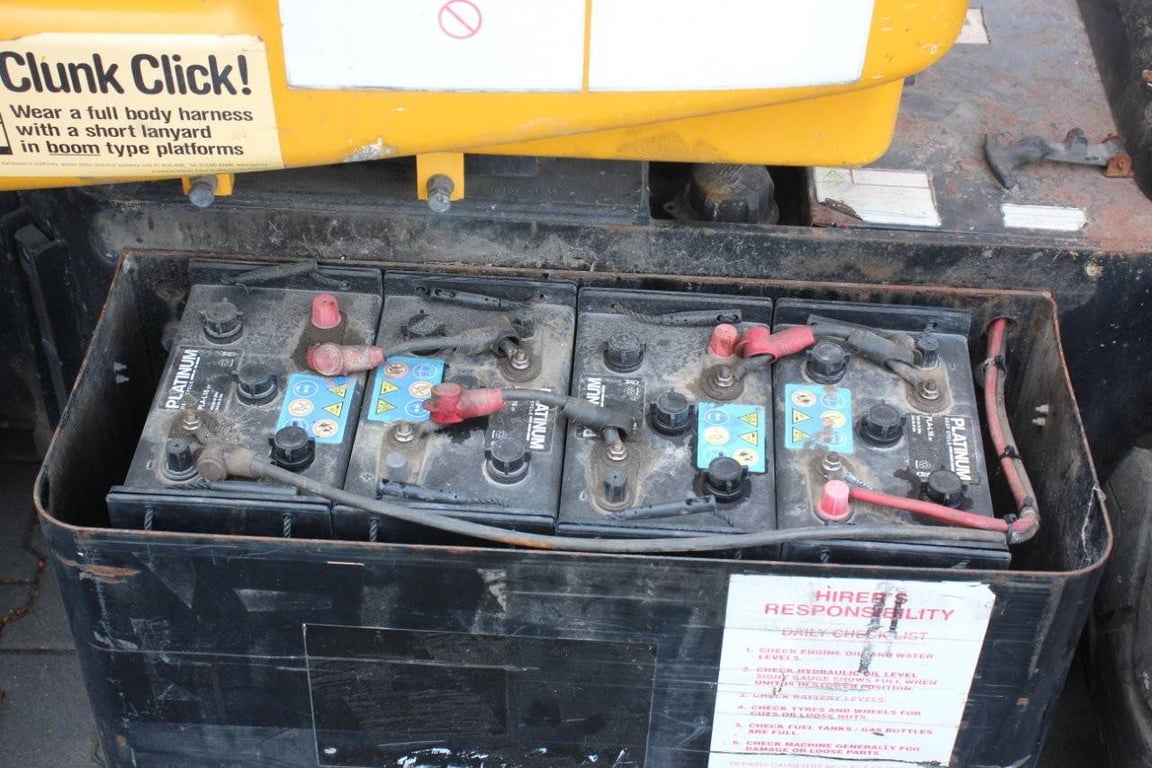 Nifty HR 15 NDE Electric/Diesel Telescopic Boom Lift 2005 2005 Nifty HR 15 NDE 2005 1 image 11