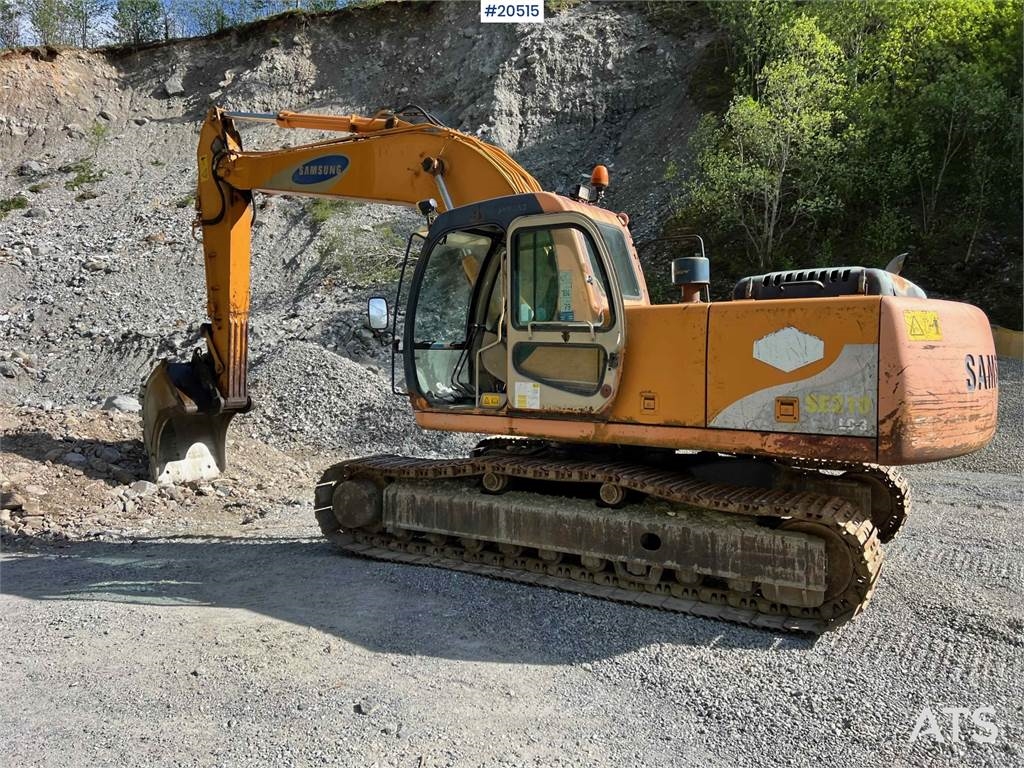 Samsung se210 LC3 Excavator w/ toothed bucket. WATCH THE V 1999 20515 se210 LC3 Excavator w/ toothed bucket. WATCH THE V 1...