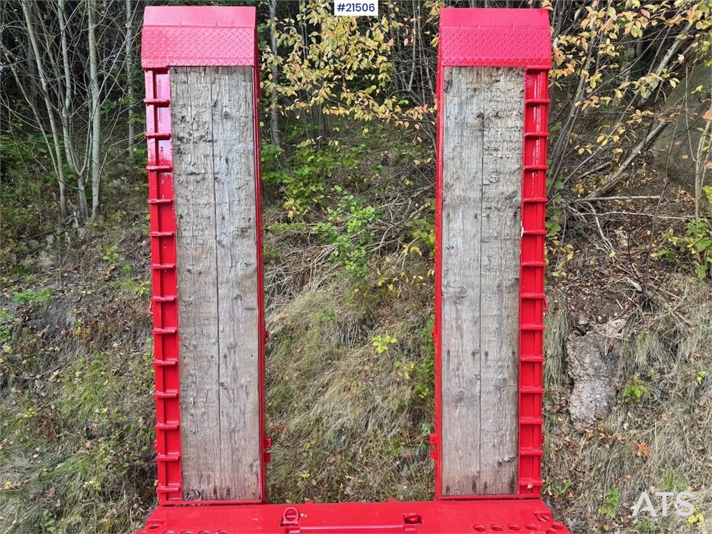 Doll Machinery Semi w/ Widening and Hydraulic Bridges. 2019 21506 Doll Machinery Semi w/ Widening and Hydraulic Bridges. 2...