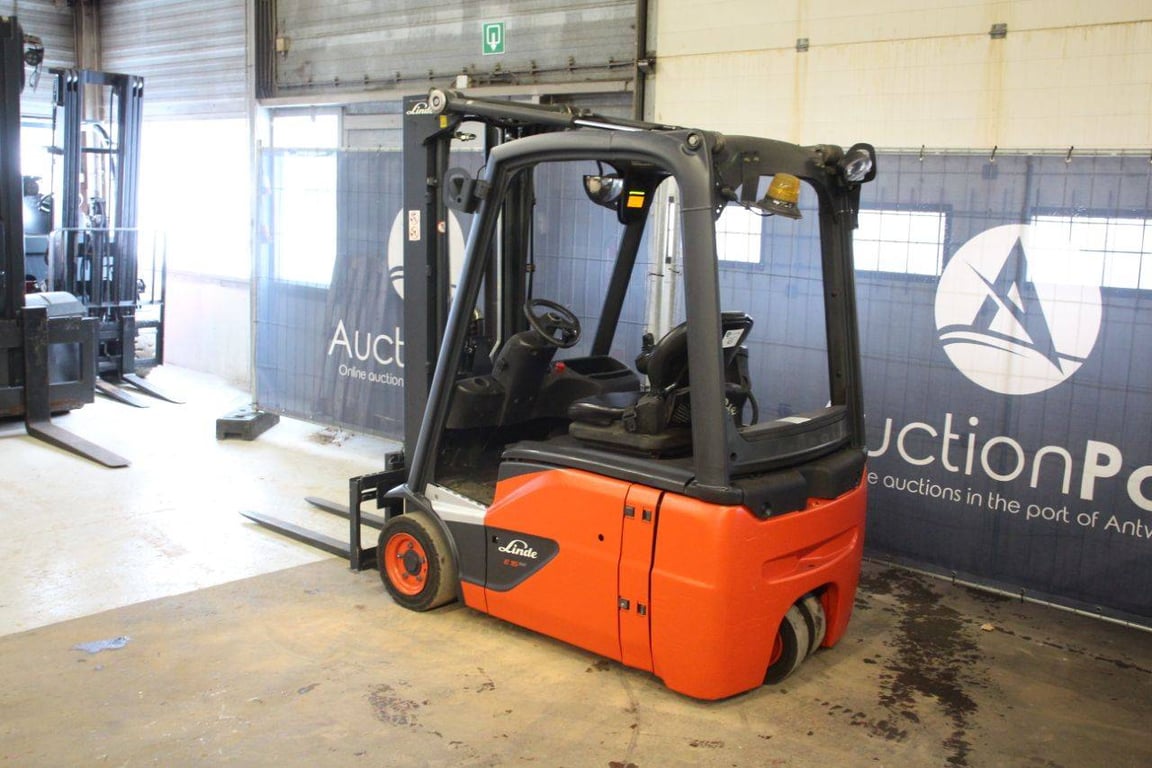 Forklift Linde E16 Electric 1600kg 4.62m E16 1 Forklift image 3