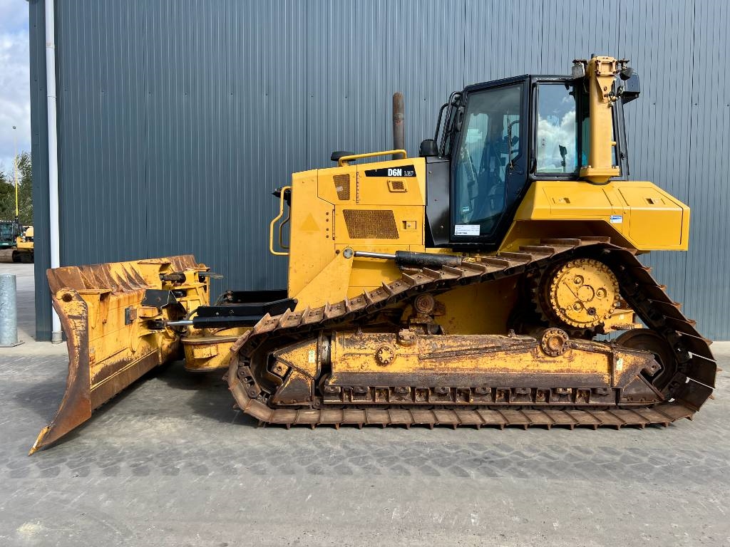 CAT D6N LGP 2016 208862 D6N LGP 2016 1 Dozers image 2