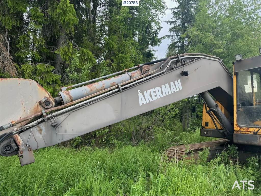 Volvo EC230B crawler excavator w/ digging bucket 1996 20783 EC230B crawler excavator w/ digging bucket 1996 1 Crawler Exca...
