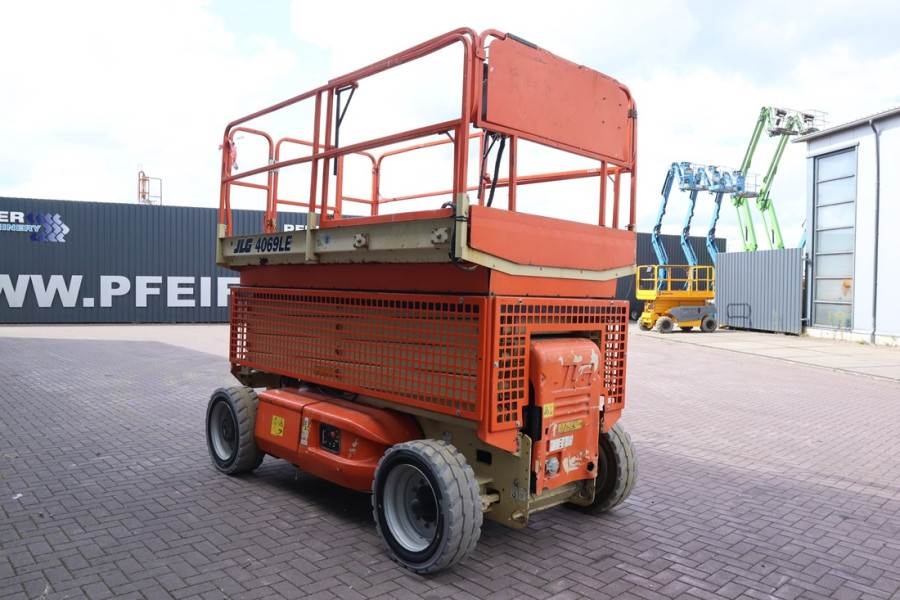 JLG M4069 Hybrid, 14.2m Working Height, 360kg Capacity 2008 JLG - M4069 - 90063 M4069 Hybrid, 14.2m Working Height, 360kg ...