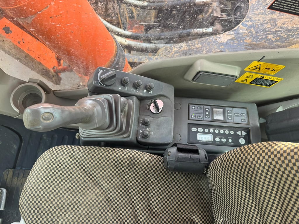 Hitachi ZX670LCH-3 2011 00033629 ZX670LCH-3 2011 1 image 9