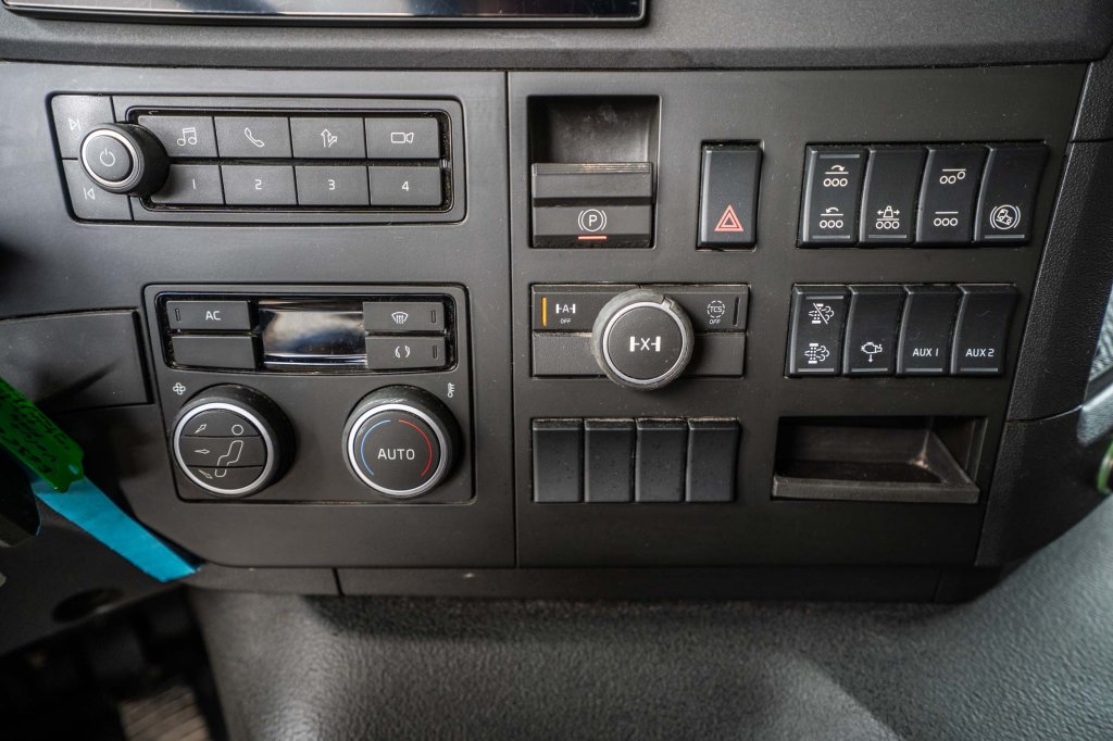 VOLVO FMX 430-8x4+HMF 2820/6xhydr. 2021 E63668 FMX 430-8x4+HMF 2820/6xhydr. 2021 1 image 14