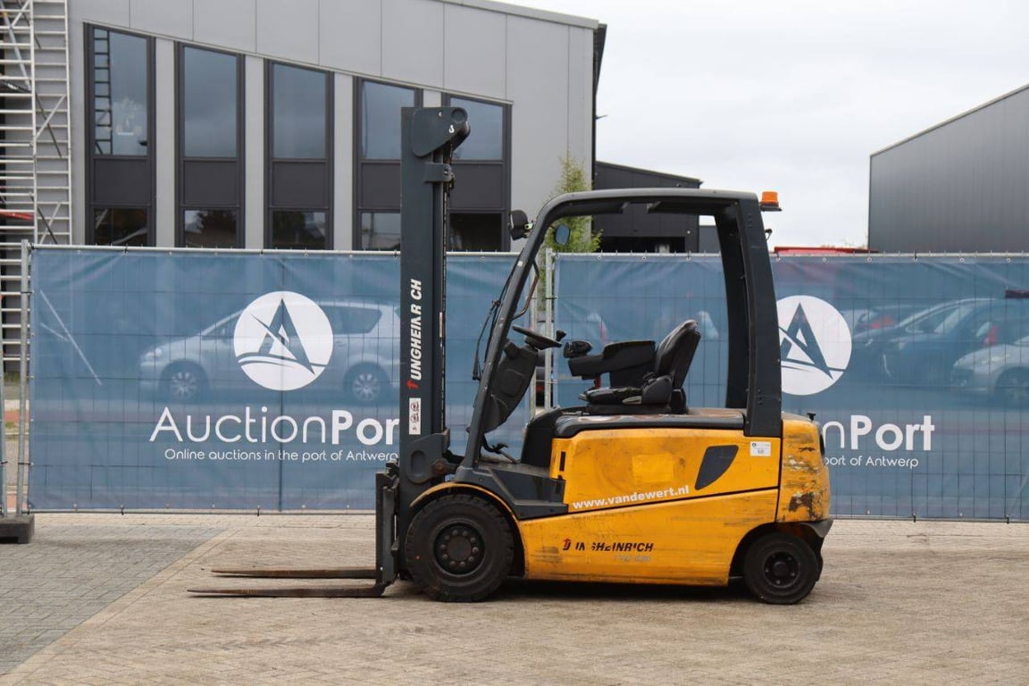 Forklift Jungheinrich EFG430 Electric 3000kg 4.0m 2010 2010 EFG 430 2010 1 Forklift image 2