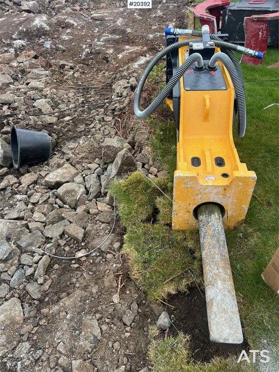 Danda D&A150DX spike hammer (1231 kg) w/ s60 attac 2022 20392 Danda D&A150DX spike hammer (1231 kg) w/ s60 attac 2022 1 im...