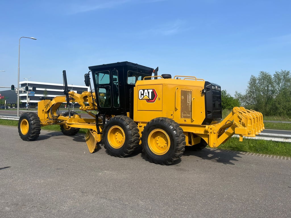 Caterpillar 140GC - Push block / Ripper / New Tires 2019 00032581 140GC - Push block / Ripper / New Tires 2019 1 image 2