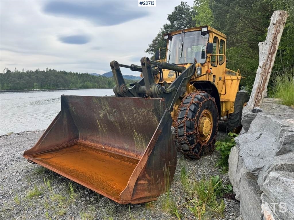 Volvo LM 846 Wheel Loader w/ Bucket. Partially Rep. Obje 1974 20713 LM 846 Wheel Loader w/ Bucket. Partially Rep. Obje 197...
