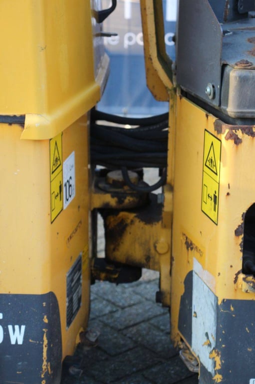 Tandem roller Volvo DD25 Diesel 24.8kW 2015 2015 DD25 2015 1 image 12