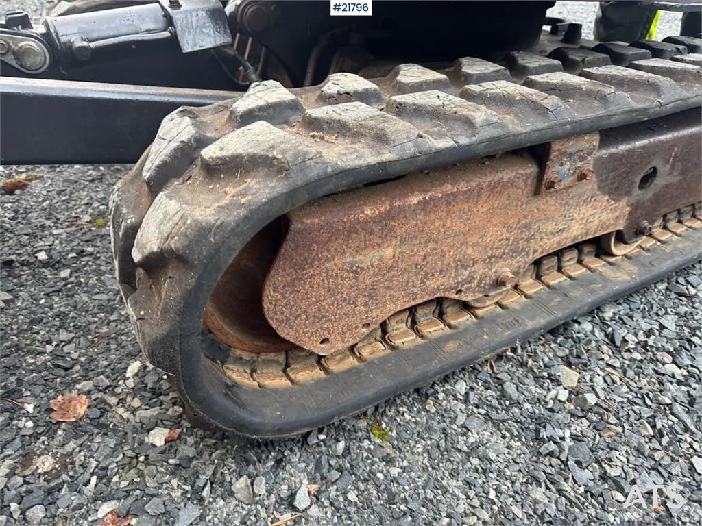 Kubota U17-3a Mini Excavator with Grading Bucket – Custom 2009 21796 U17-3a Mini Excavator with Grading Bucket – Custom 20...