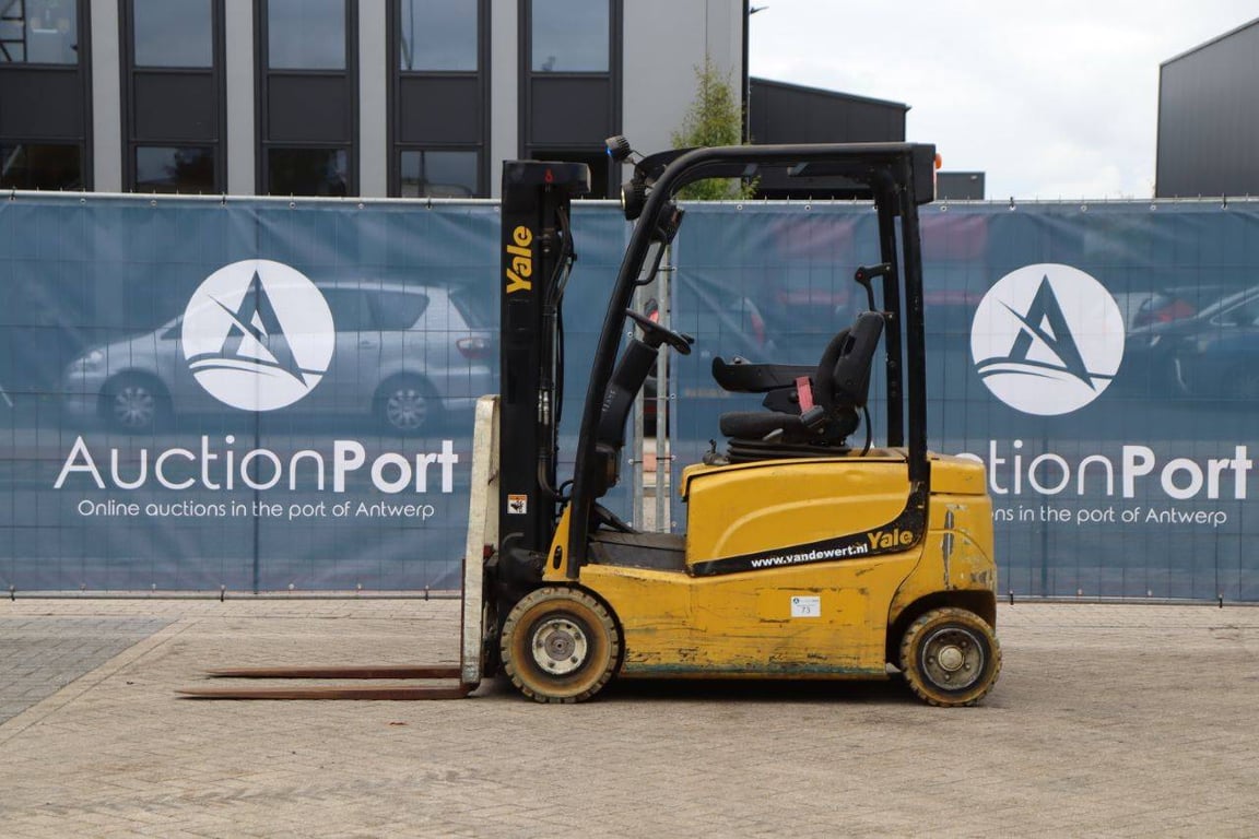 Forklift Yale ERP16VF Electric 1570kg 4.6m 2016 2016 ERP16VF 2016 1 Forklift image 2
