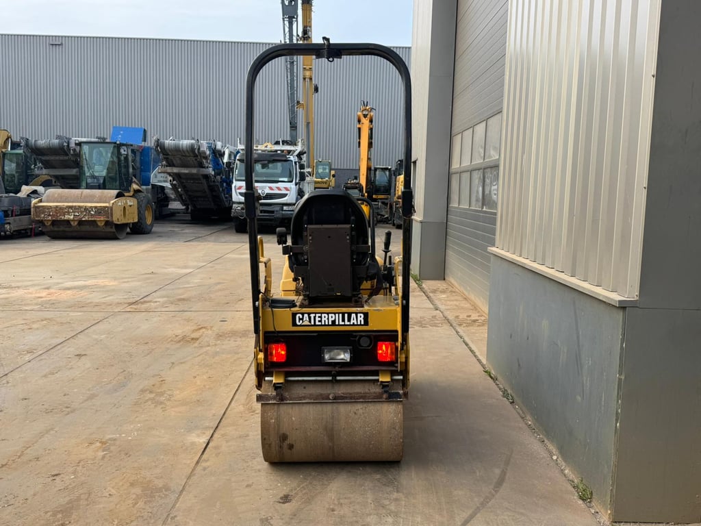 Caterpillar CB114 2005 00033651 CB114 2005 1 image 4