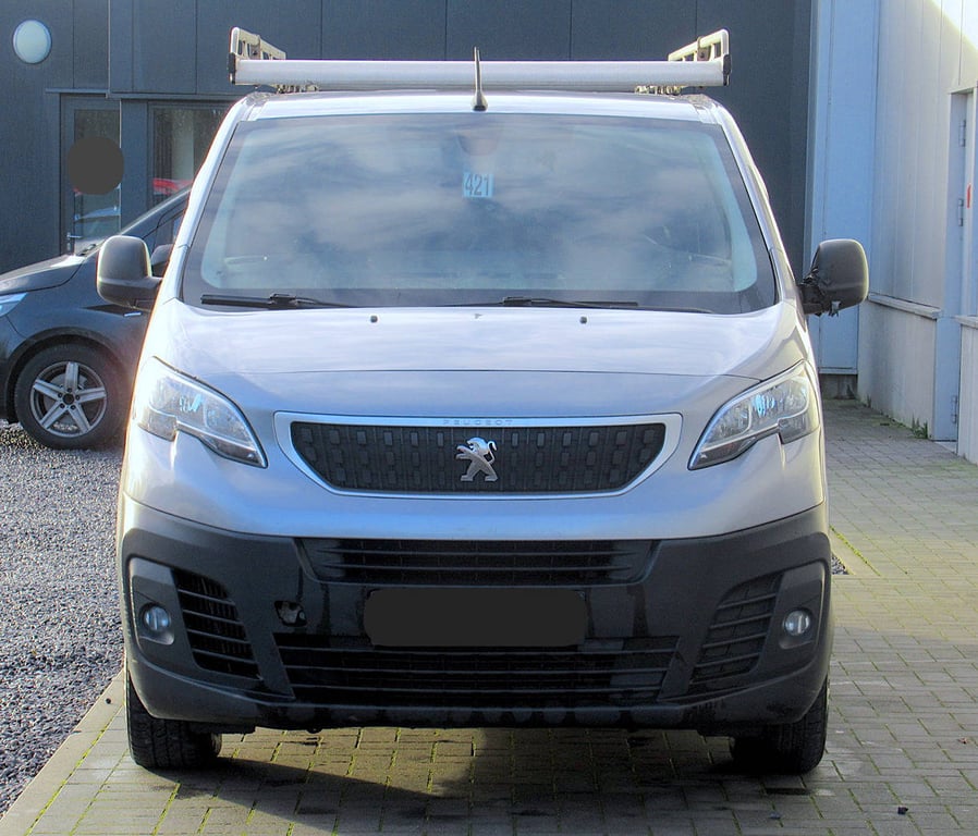 Peugeot Expert 2.0 BlueHDi (double cab & double slide) Diesel 2019 2019 Peugeot Expert (III) 2.0 BlueHDi 2019 1 image 4