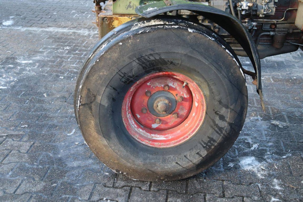 Tractor Fendt FARMER 305 LS Diesel 1984 1984 Fendt FARMER 305 LS 1984 1 image 14