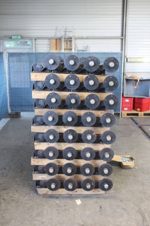 Lot of Wheel Axles Knott 32x with lot of hexagon bolts New Knott GmbH 0 image 7
