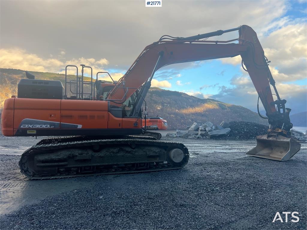 Doosan Dx300lc-5 Gravemaskin m/ rototilt og pusseskuffe 2017 21771 Dx300lc-5 Gravemaskin m/ rototilt og pusseskuffe 2017 1...