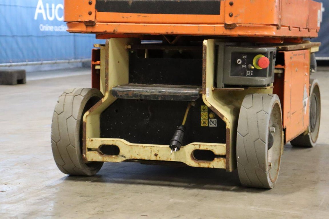 JLG 1230ES Electric Mast Lift 5.66m 2013 2013 1230ES 2013 1 image 11