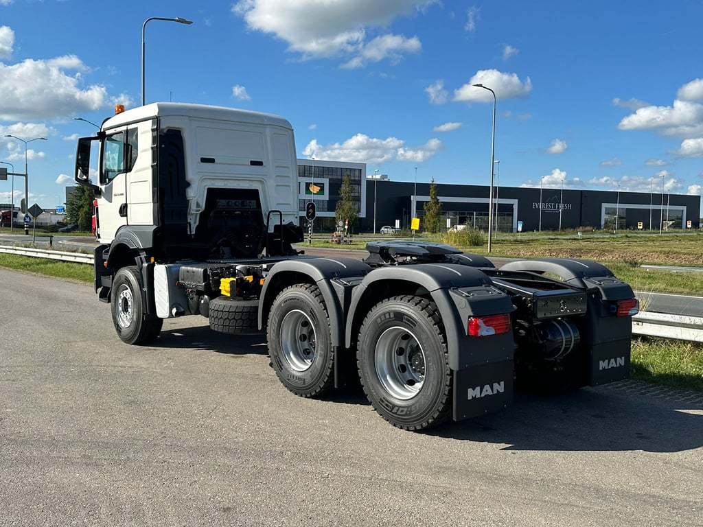 MAN TGS 33.400 BB SA 6x4 Manual 2023 00033052 TGS 33.400 BB SA 6x4 Manual 2023 0 image 4