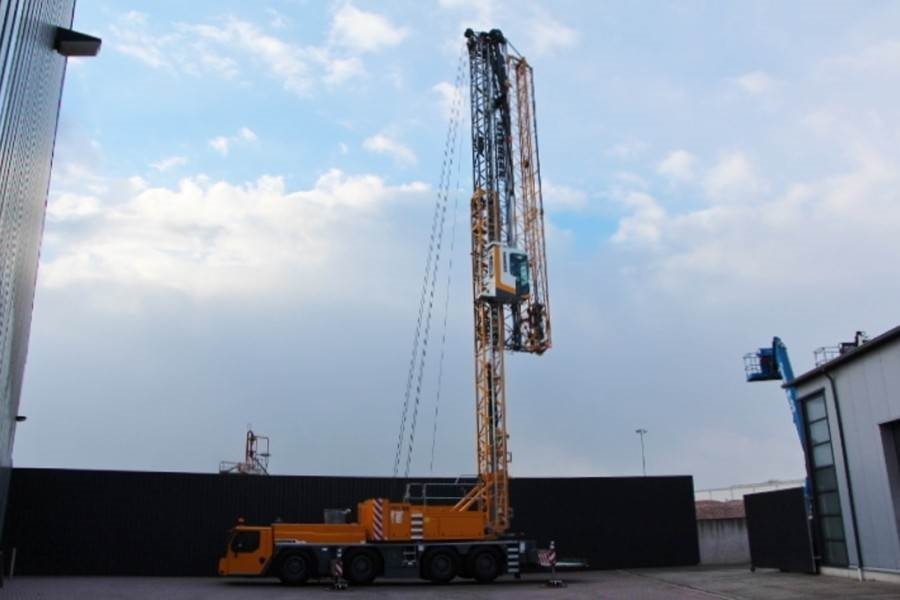 Heavy machinery product image - Image 2 of 15