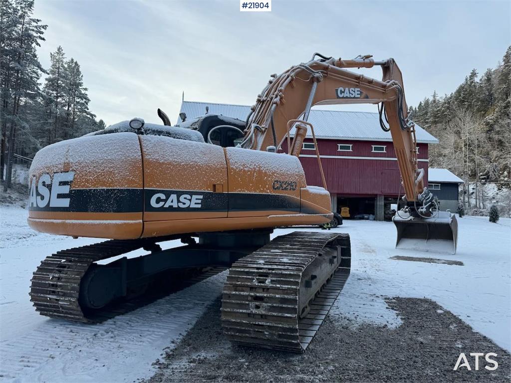 CASE CX210 Tracked Excavator w/ Grading Bucket WATCH VI 2001 21904 CX210 Tracked Excavator w/ Grading Bucket WATCH VI 2001...